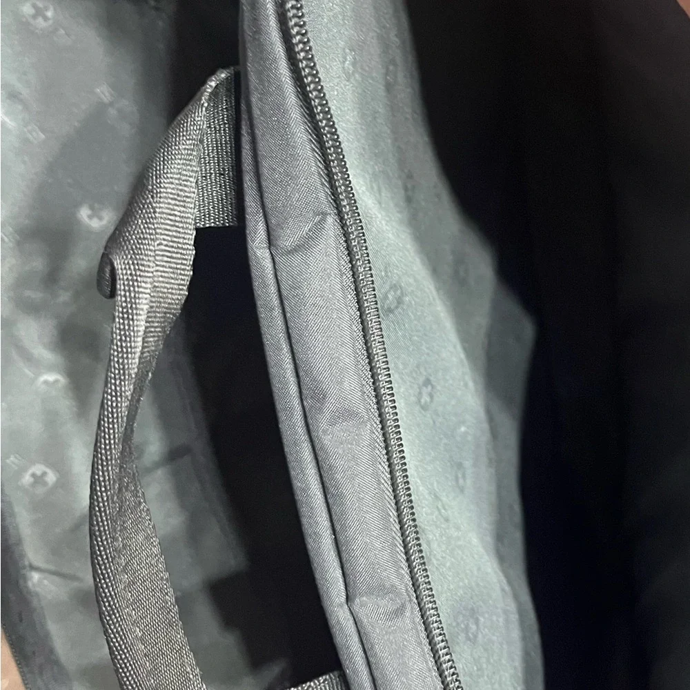 Swiss Army 16 x 12 laptop case with shoulder strap black